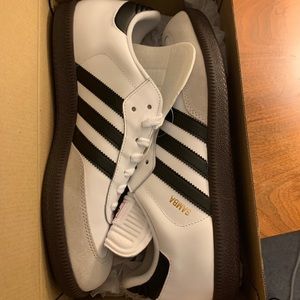 White Adidas Men’s Samba